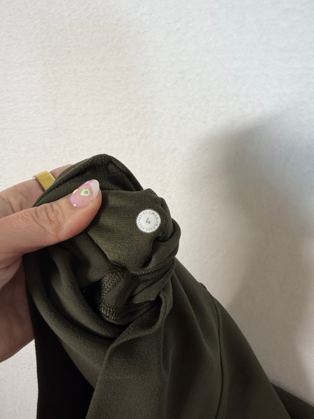 Women’s Lululemon Olive Green Align Leggings size 4 - 28 inch inseam - Picture 9 of 9